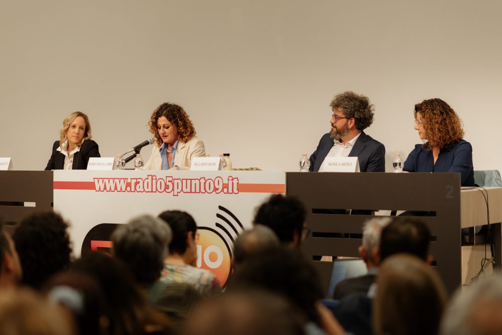 Organizzare una conferenza stampa efficace per comunicare con i media