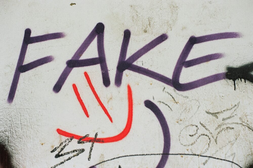 Recensioni false o diffamatorie: come rimuoverle e tutelare la reputazione online della tua azienda